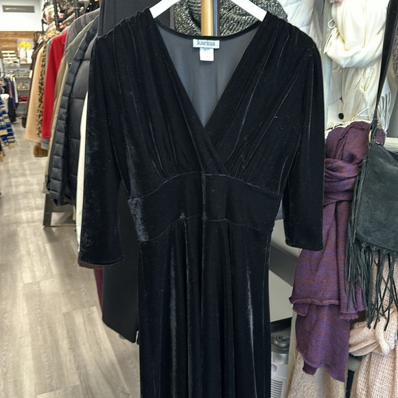 KARINA MEGAN VELVET DRESS - Picture 4 of 6